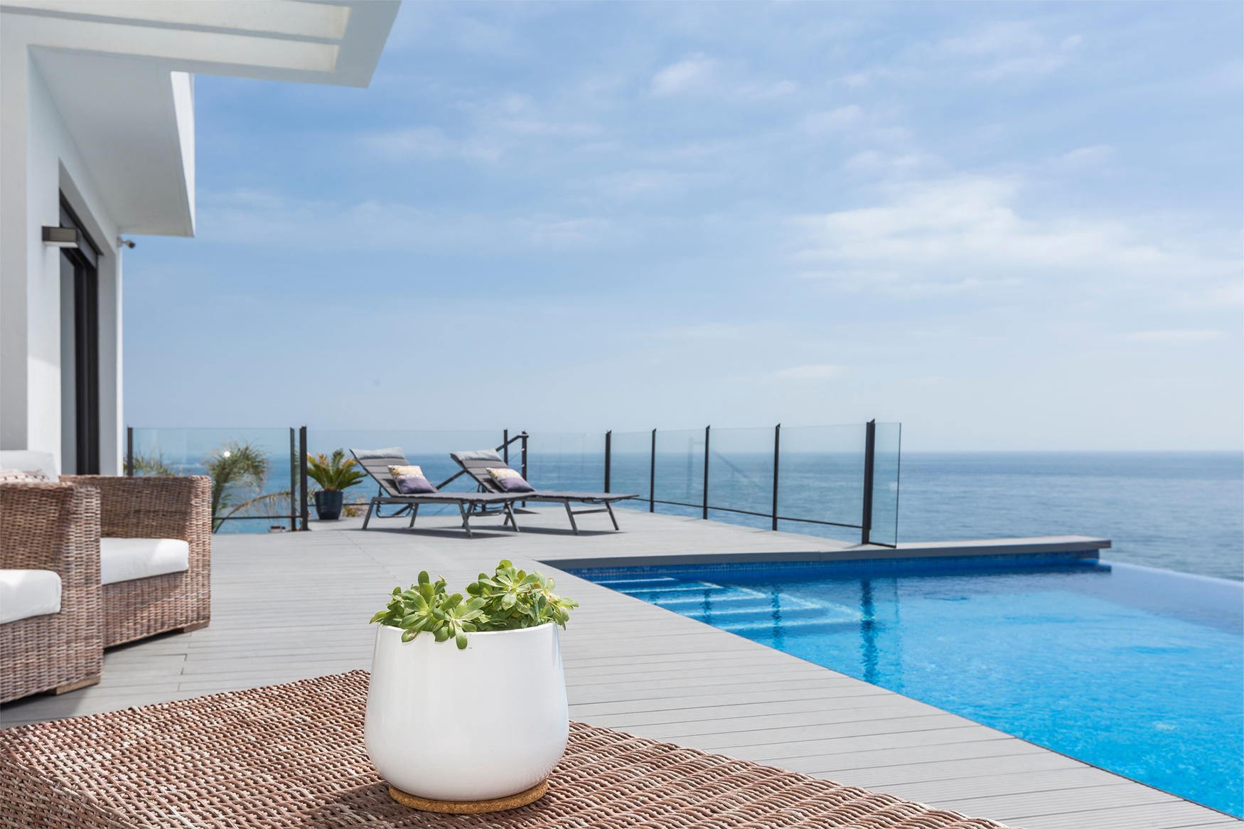 Luxury coastal homes with panoramic sea views on the Costa del Sol, Spain – desirable property locations with Marbella Estates.