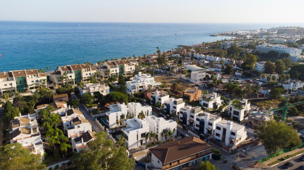 New built modern beach villa, walking distance to Puerto Banus!