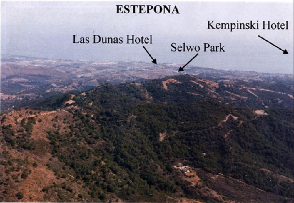 Plot with panoramic sea views in Estepona