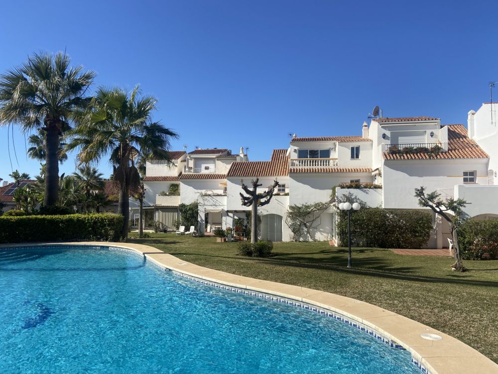 Adosado en venta en Monte Biarritz, Estepona
