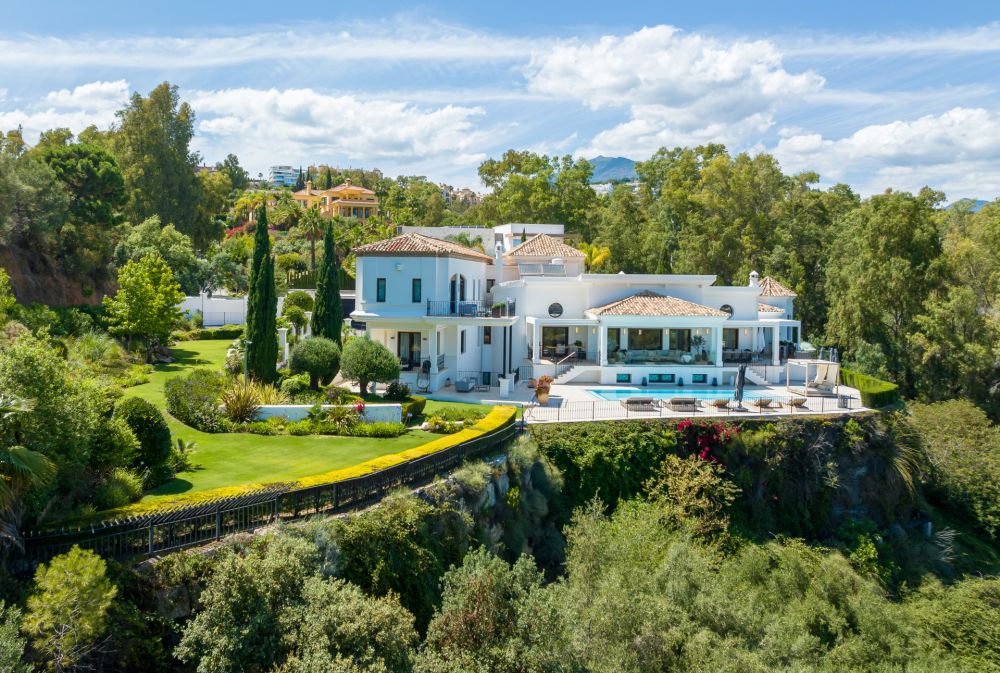 Exquisite luxury residence in the hills of La Quinta!