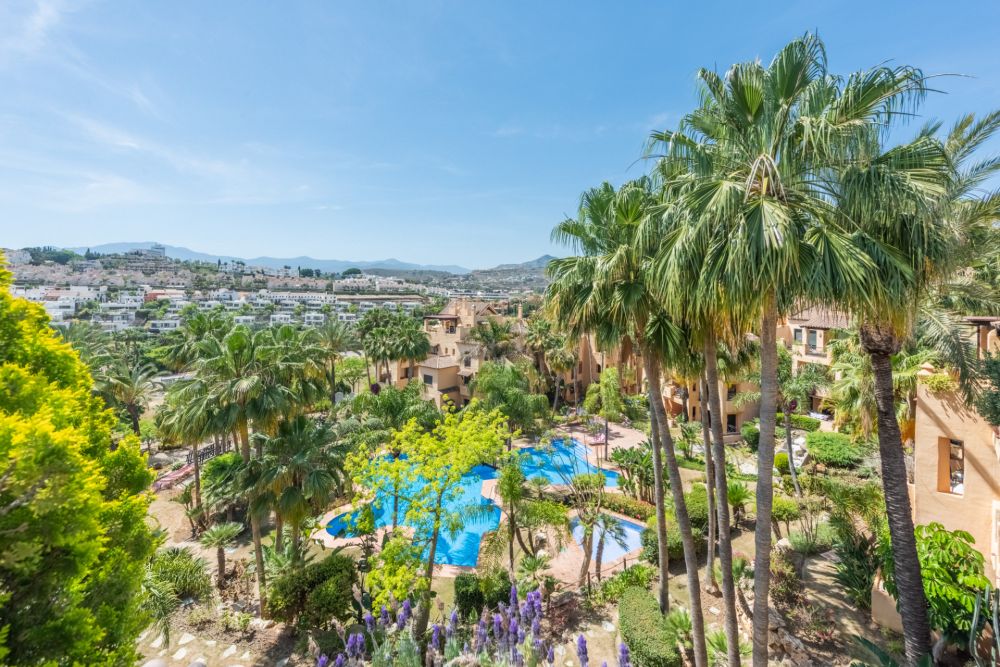 Magnifique penthouse à El Campanario, avec vue sur la mer et terrasses de style oasis!