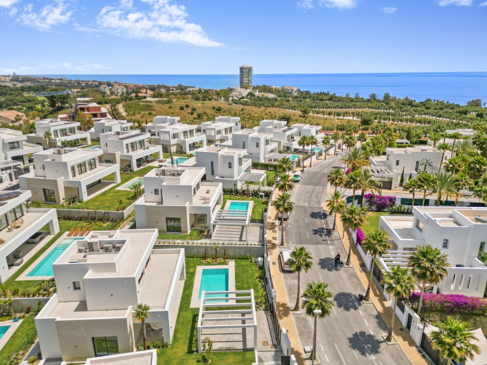 Modern villa with sea views in La Finca de Marbella, close to Rio Real golf Marbella town!