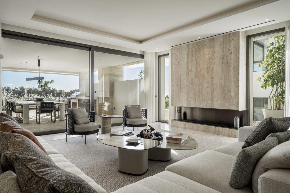 Luxurious duplex apartment in Epic by Fendi!