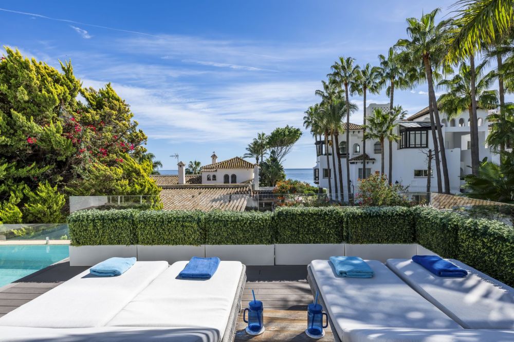 Elegante contemporáneo Villa con vistas al mar en Puente Romano, Marbella