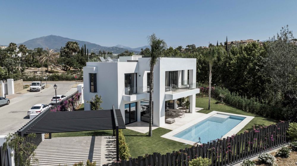 Ready to move-in new built villa close to El Campanario golf and sports club!