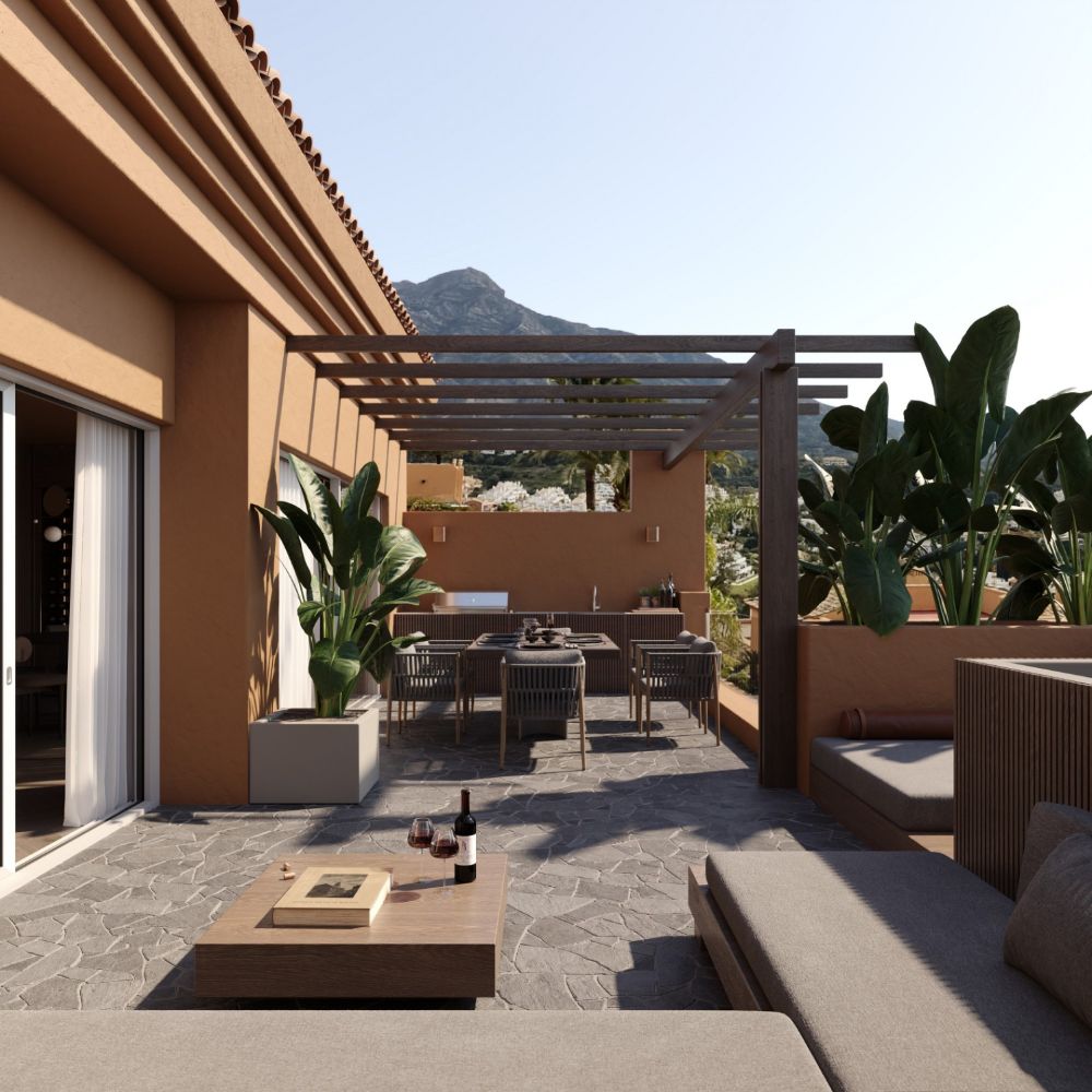 ¡Ático de lujo en Nueva Andalucía! Excelente ubicación, vistas al mar y a la montaña, cine privado.