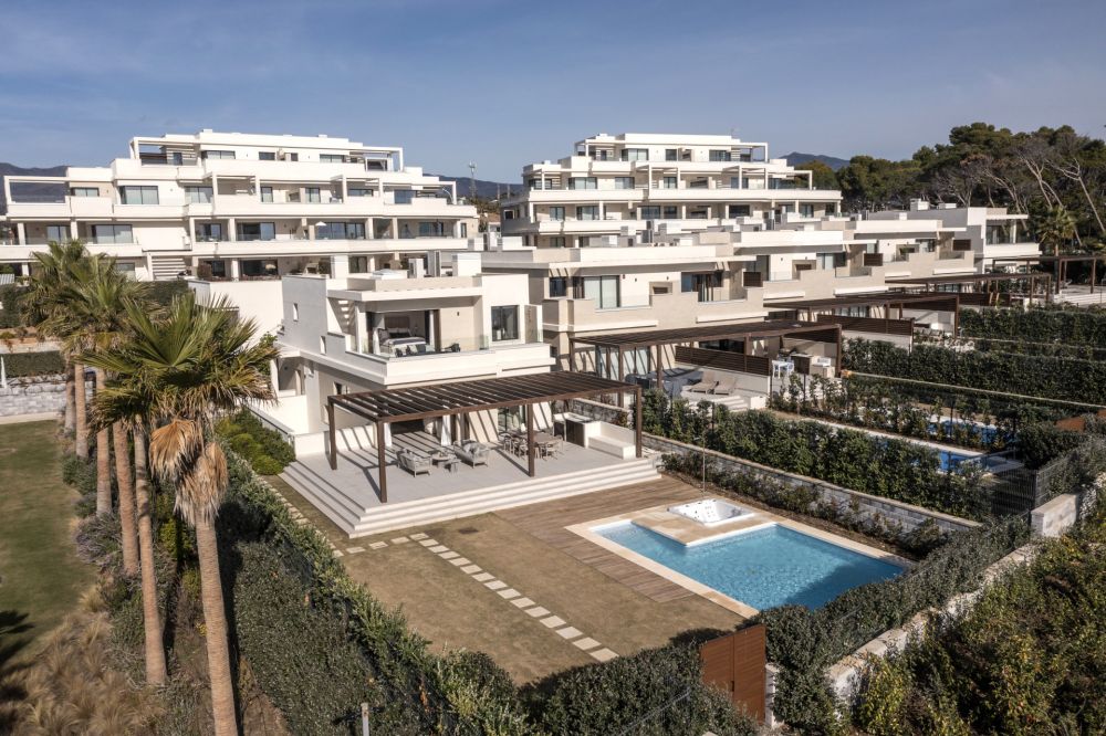 Exquisita Villa frente a la playa en Jardines Velaya – Nueva Milla de Oro