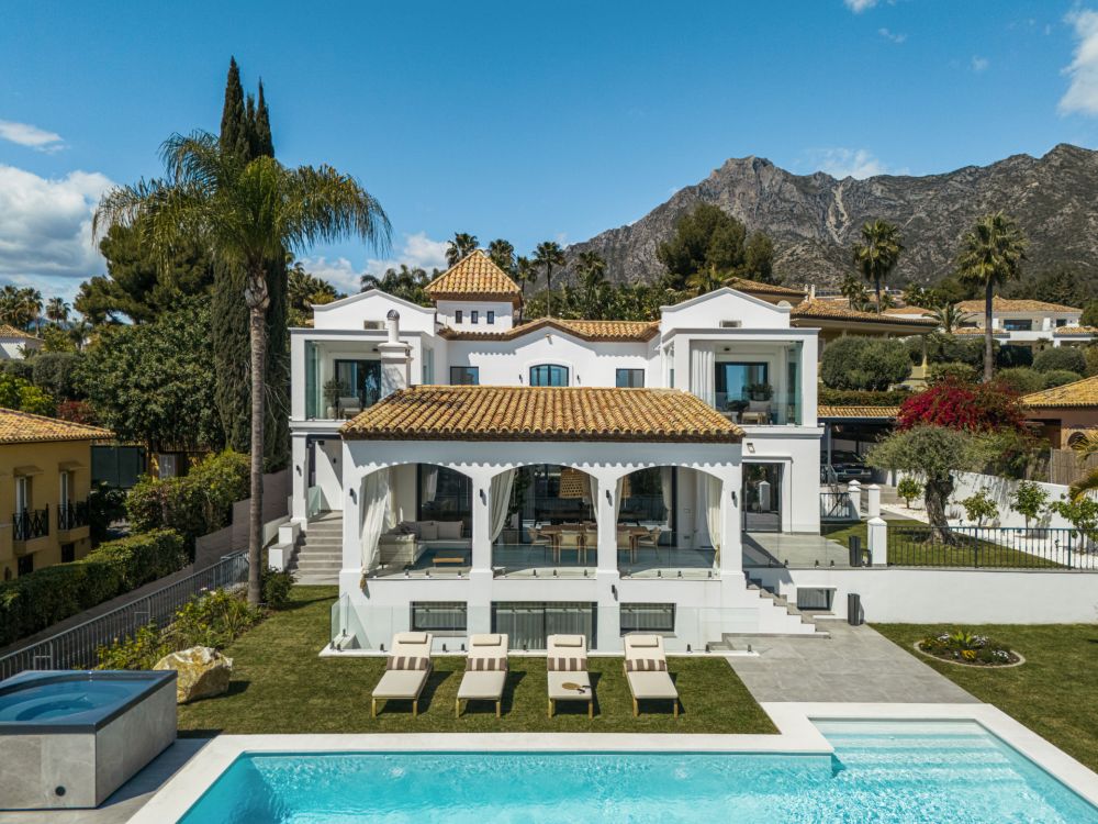 Villa Zafira - beautiful refurbished villa in the gated and prestigious Altos Reales in Marbella!