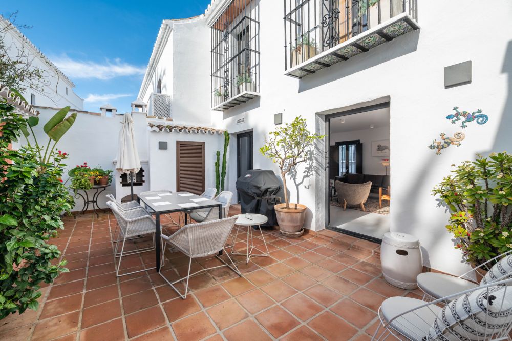 Charming and bright townhouse in Las Lomas de Marbella Club!