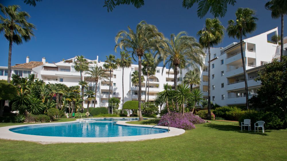 Elegante Apartamento de categoría superior en el prestigioso Nordic Royal Club, Nueva Atalaya