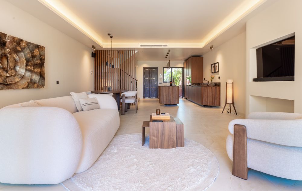 Exclusive Townhouse on Marbella's Golden Mile!