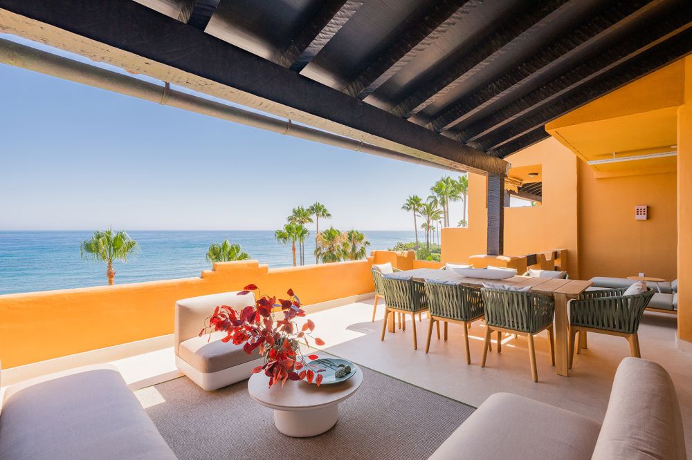 Exceptional Beachfront Apartment in Los Granados del Mar – Fully Renovated with Premium Features