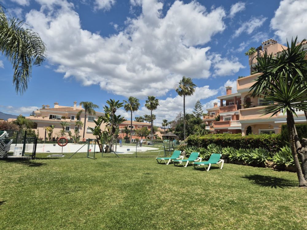 Appartement spacieux au rez-de-chaussée avec jardin privé à Park Beach