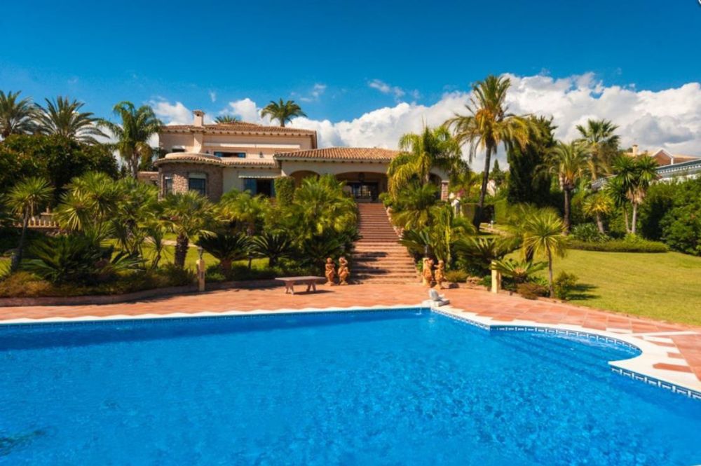 Magnificent mansion in the New Golden Mile