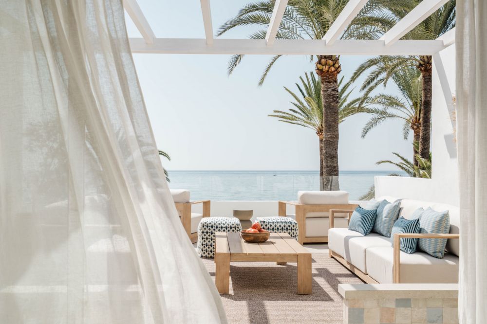 Beachfront Elegance on the Golden Mile