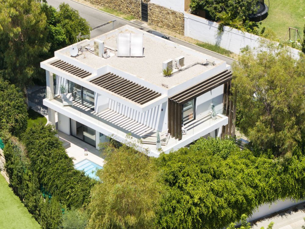 Modern villa in a gated community in Nueva Atalaya