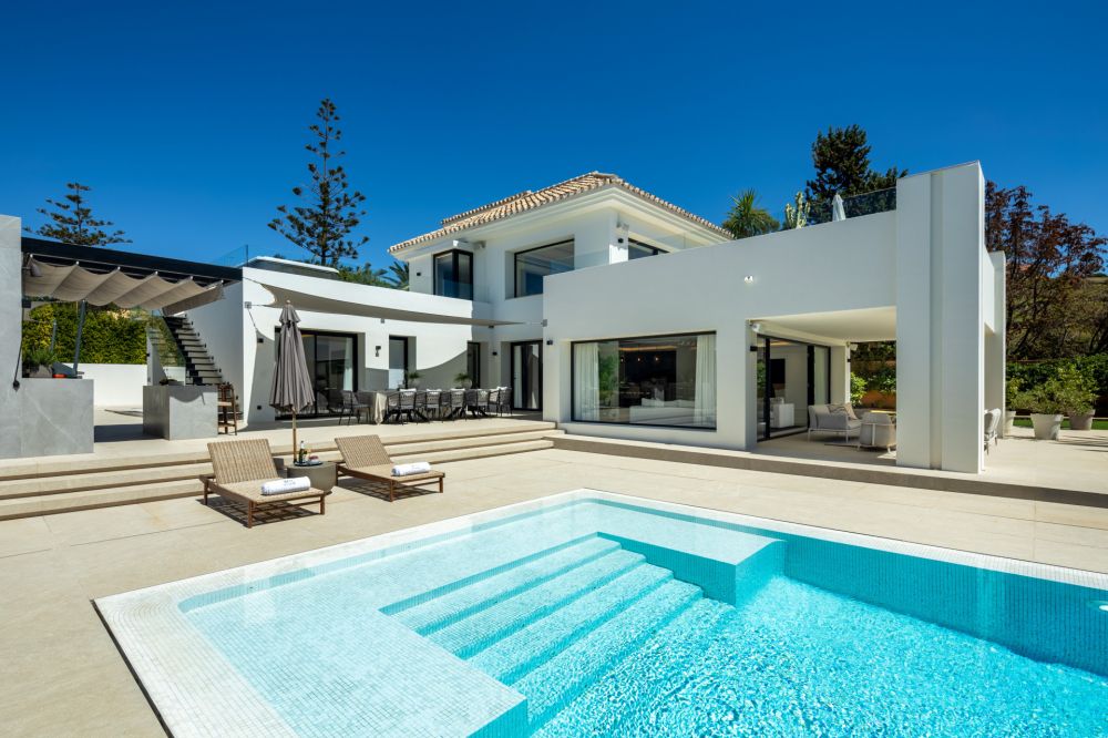 Modern Masterpiece in Nueva Andalucía’s Golf Valley