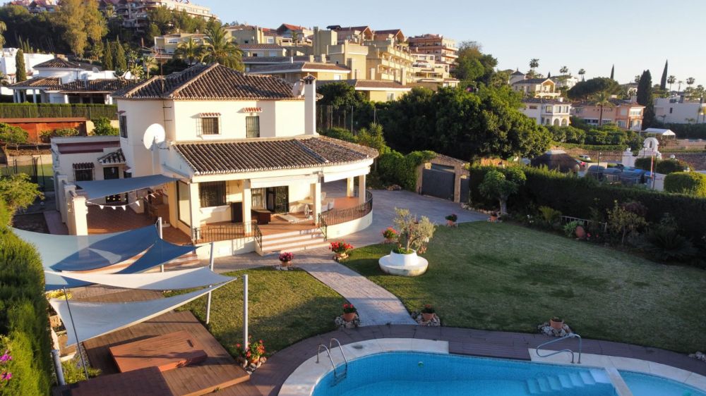 Renovation Opportunity in Nueva Andalucía – Villa Next to Los Naranjos Golf