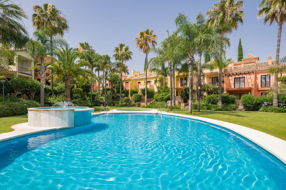 Fully Renovated 4-Bedroom Semi-Detached Home on Marbella’s Golden Mile