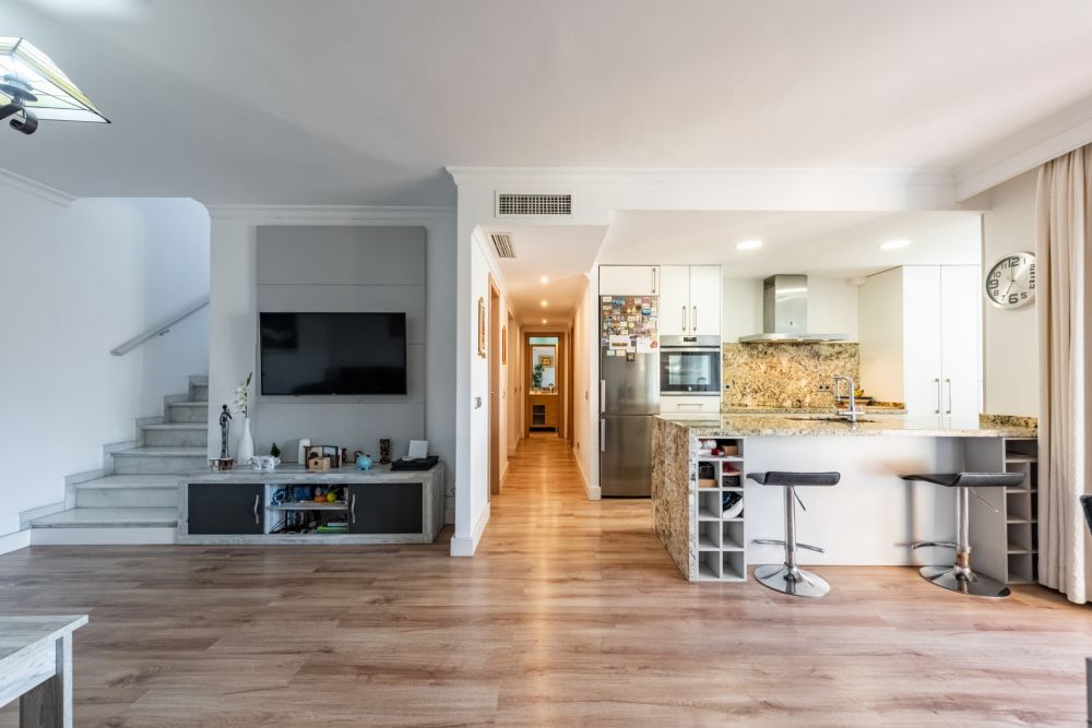 Refurbished 4-Bedroom Penthouse with Panoramic Mountain Views in San Pedro de Alcántara