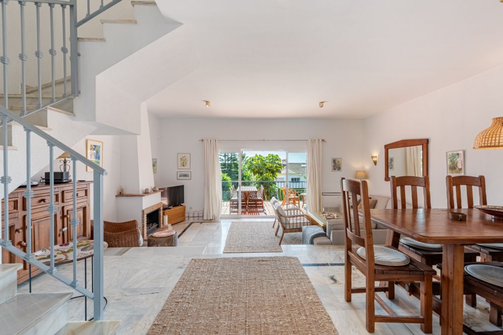 Charmante maison de ville orientée sud à Monte Biarritz – À distance de marche de la plage et des commodités