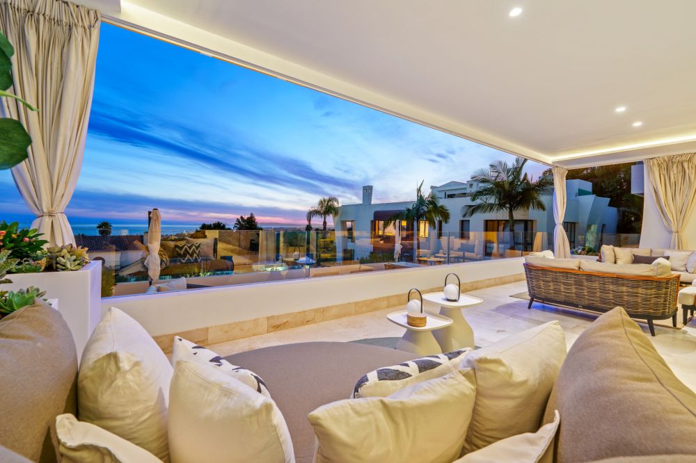 Duplex élégant au rez-de-chaussée avec vue panoramique sur la mer à la Reserva de Sierra Blanca, Marbella