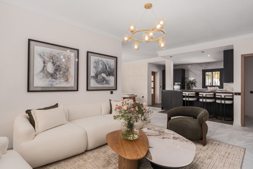 Spacious 6-Bedroom Home with Private Pool Near Puerto Banús & Marbella