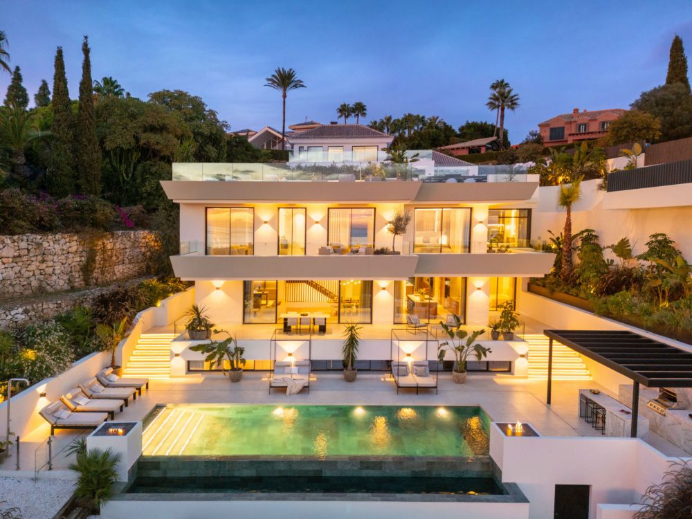 Modern Luxury Villa With Sea Views for Sale in Elviria, Marbella East