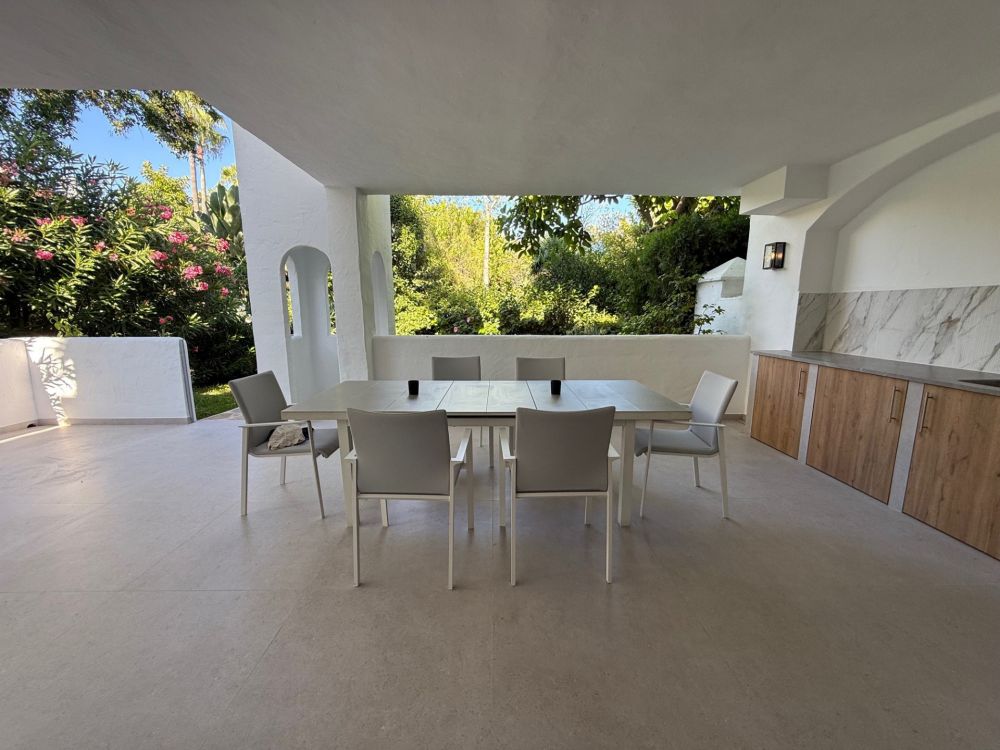 Apartamento en planta baja con gran terraza y jardín