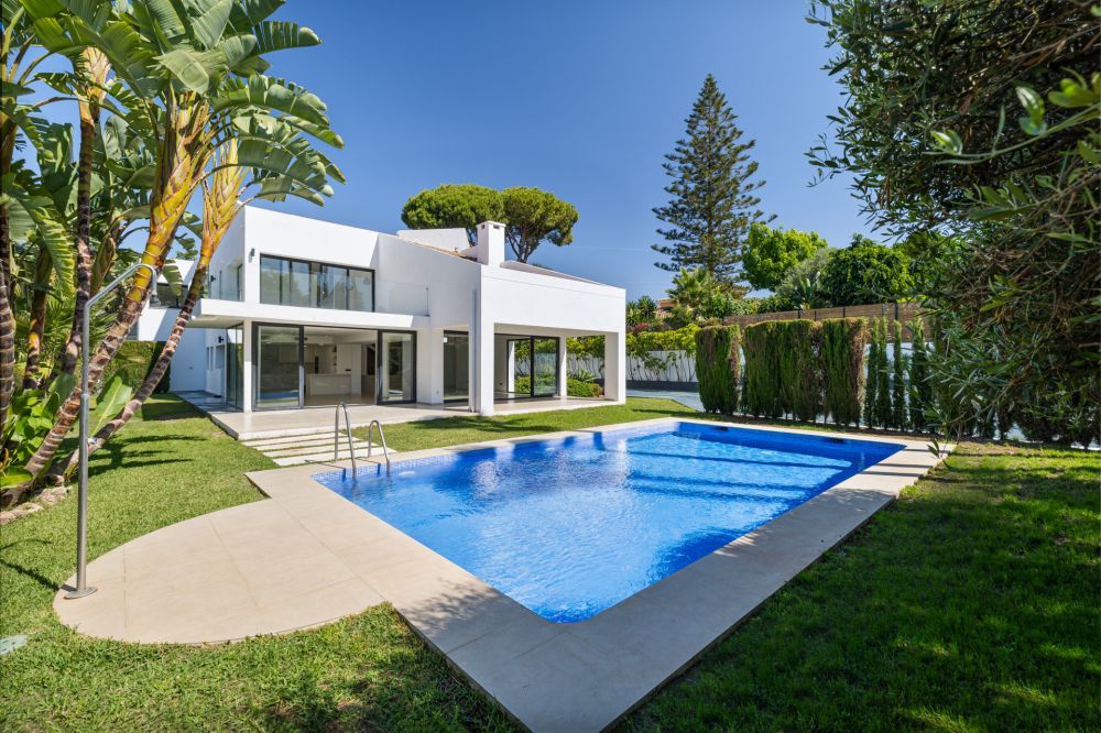 Contemporary Villa with Private Pool in Alta Vista, San Pedro de Alcántara