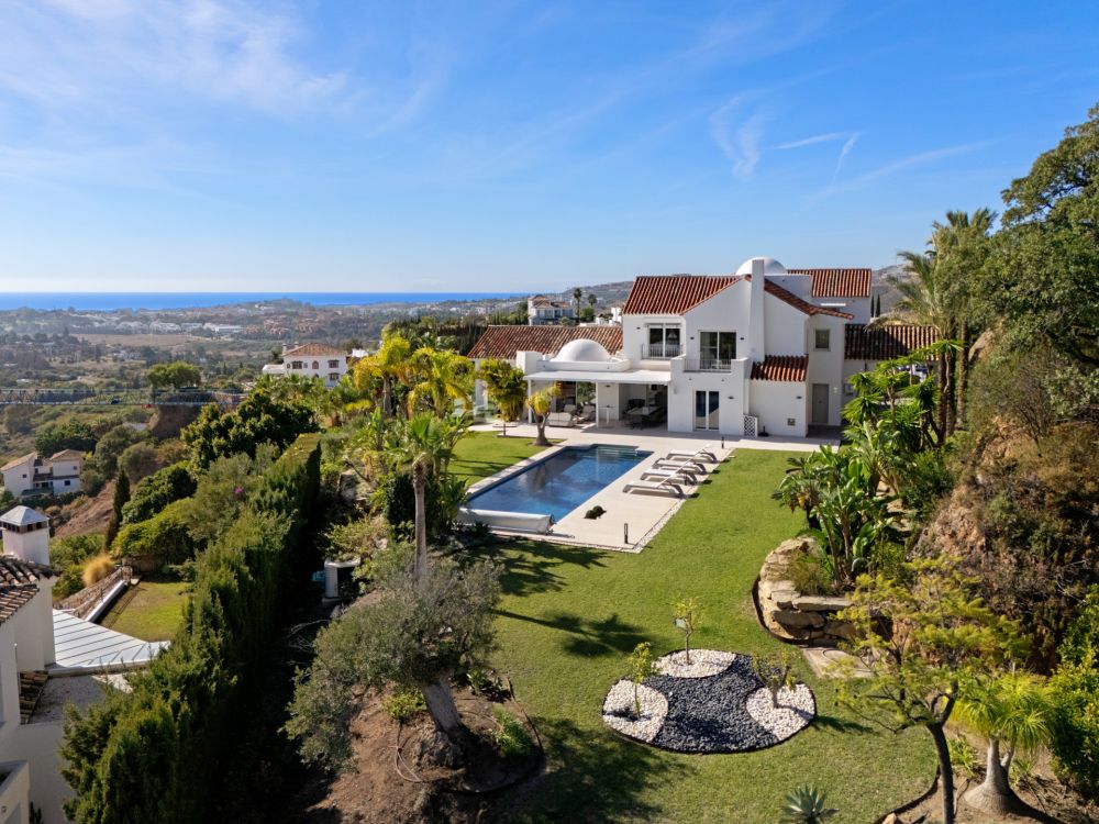 Exceptional 9-Bedroom Estate with Guest House & Two Pools in Puerto del Almendro, Benahavís
