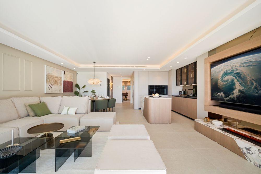 Refurbished 4-Bedroom Luxury Apartment in Monte Paraíso, Marbella Golden Mile