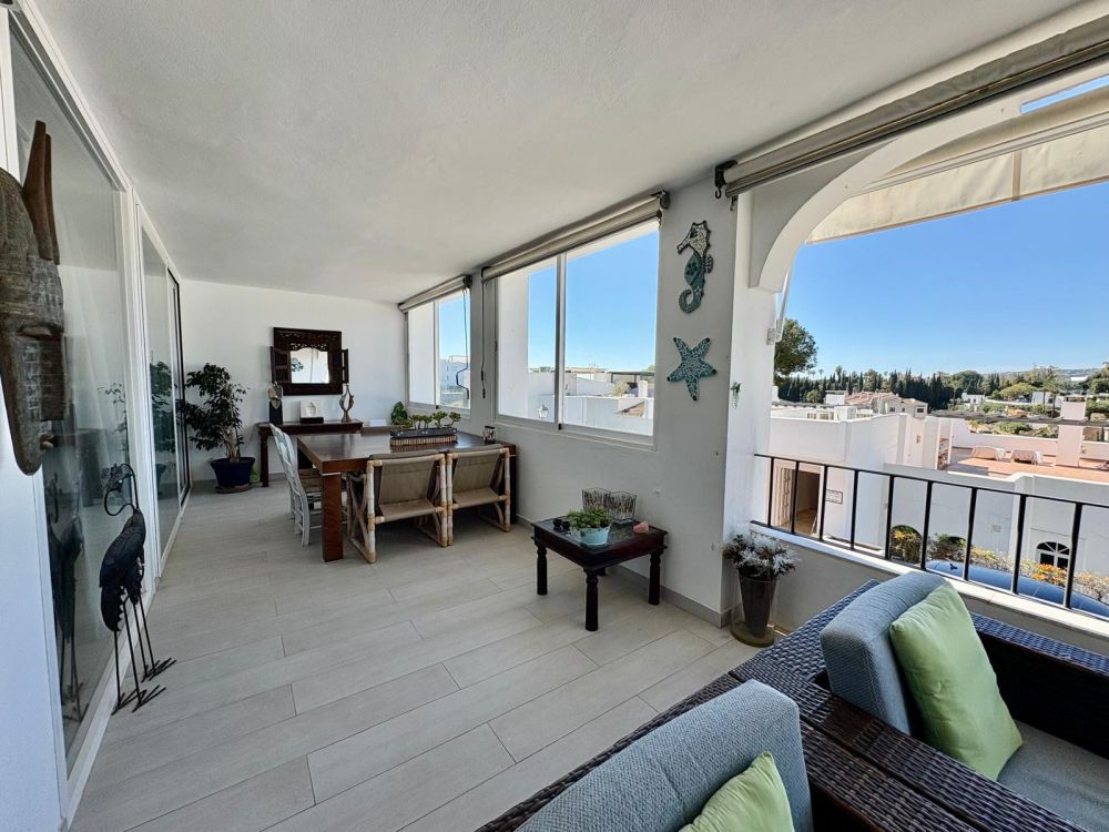 Fully renovated 2-bedroom apartment in Los Balcones de la Quinta, Benahavís