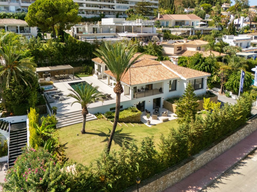 Contemporary Luxury Villa with Sea & La Concha Views in Las Brisas