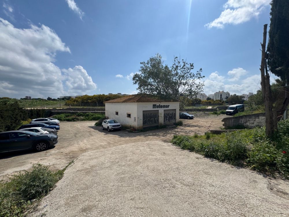 Prime Plot in Unbeatable Location – Walk to Puerto Banús in 3 Minutes