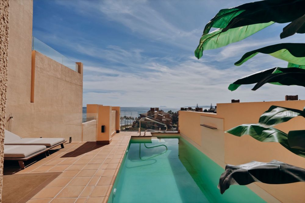 Tvåvånings takvåning till uthyrning i Bahia de la Plata, Estepona Öst