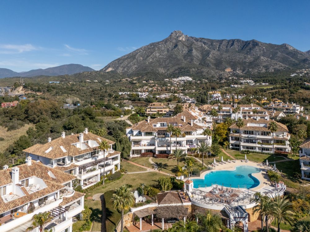 Luxury Duplex Penthouse in Monte Paraiso, Marbella Golden Mile with Sea & Mountain Views