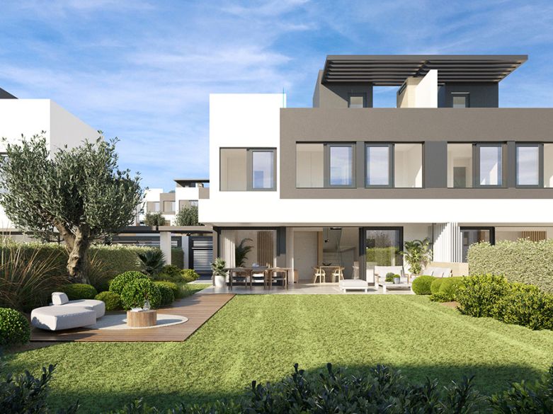 First line golf semi-detached villas with solarium and basement next to Atalaya Golf