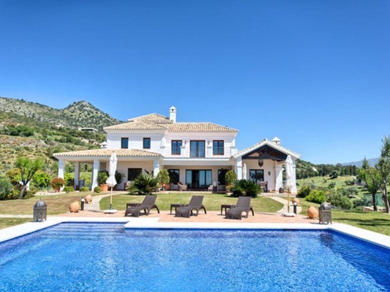 Elegant Villa with Panoramic Sea Views in Marbella Club Golf Resort