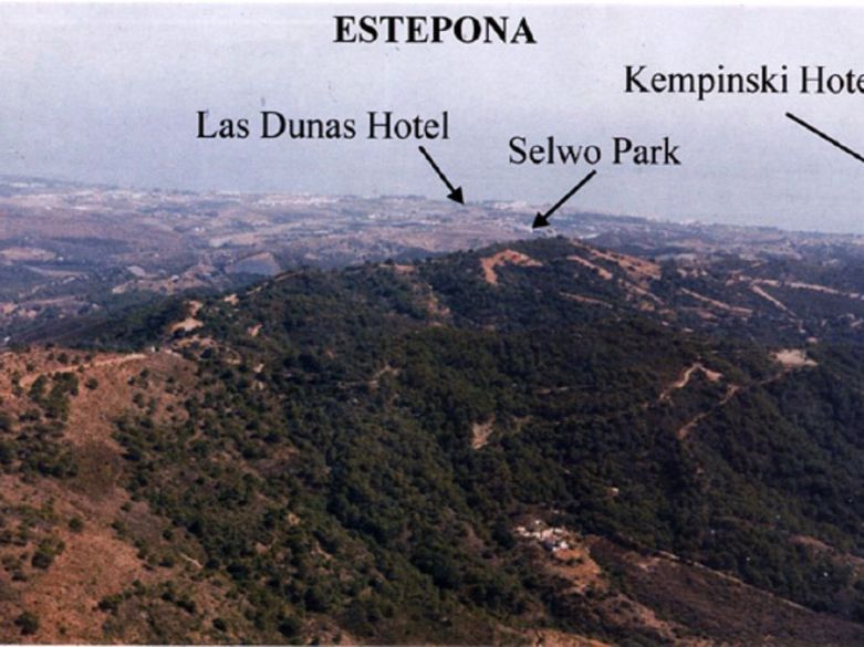 Enormous plot for sale in Estepona - investment opportunity!