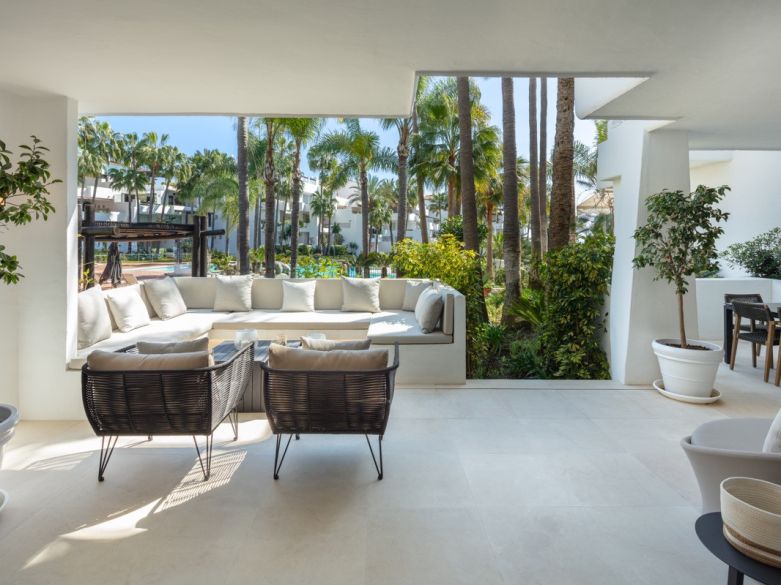 Apartamento en venta en Marina de Puente Romano, Marbella