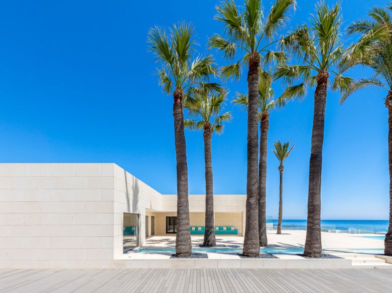 Contemporary beachfront paradise next to La Cala de Mijas