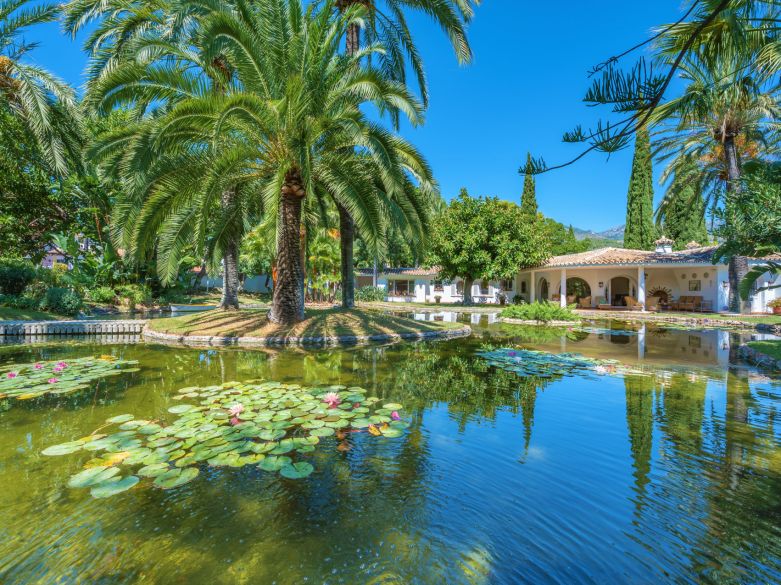 Villa en venta en Rocio de Nagüeles, Marbella