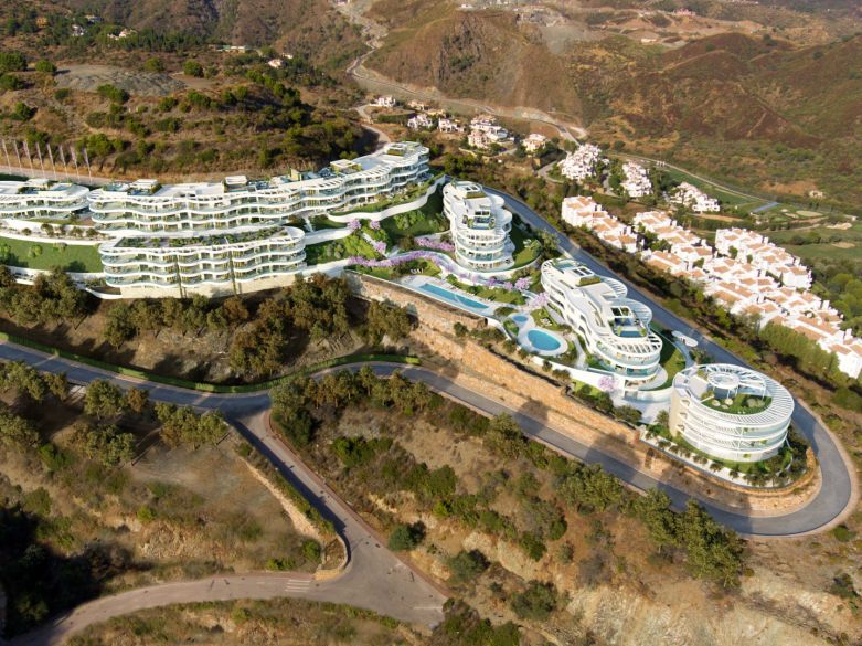 Apartamento de lujo con impresionantes vistas panorámicas en un nuevo complejo en Benahavis!