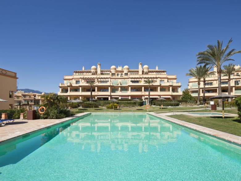 Atico en venta en Los Flamingos, Benahavis