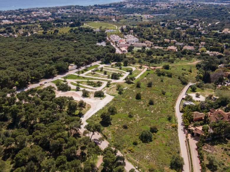 INVESTMENT OPPORTUNITY !  Huge plot of 58.000 sqm in Sierra Blanca, Marbella