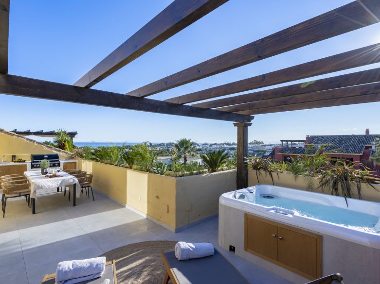 Espectacular Ático dúplex con vistas al mar en la Nueva Milla de Oro