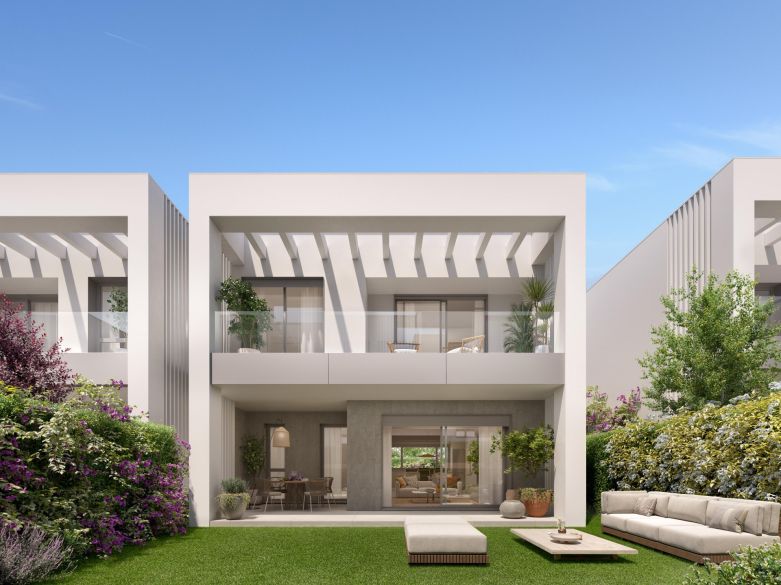 Brand new townhouse on the beach in Elviria, Marbella!