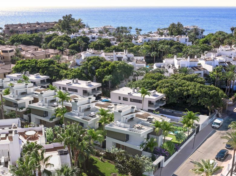 New villas 200 meters from the beach in Azalea Playa, 15 minutes walk from Puerto Banus